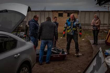 Vitaliy fue colocado en un féretro de madera