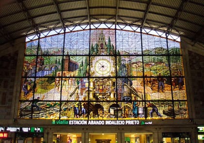 Vitral diseñado por el célebre pintor Caspar Montes Iturrioz