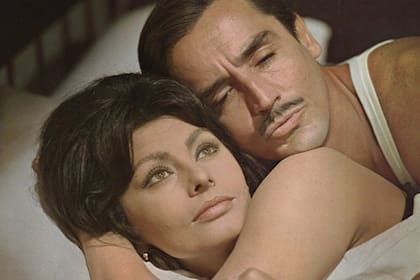 Con Sophia Loren compartió pantalla en Questi fantasmi, de Renato Castellani
