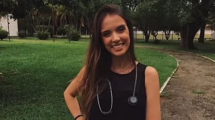 Vivian Gomes, de 27 años, mide 1,62 m y pesa 46 kilos, y está intentando engordar