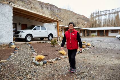 Viviana Avila vive en Las Loicas y ayuda a su hijo en un emprendimiento de cabañas para alquilar
