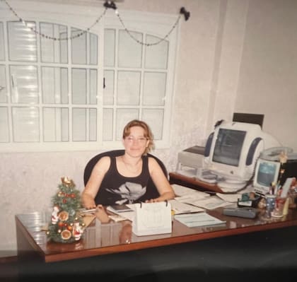 Viviana, la hermana de Diego, en los comienzos de la compañía que hoy dirigen juntos