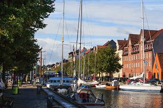 El encantador depto de una familia sobre un canal en Copenhague