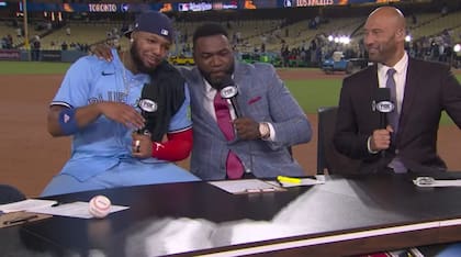 Vladimir Guerrero Jr. recibe obsequio de su compatriota dominicano Big Papi (Captura de pantalla Fox Sports)