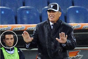 El DT que trabajaba en Caritas, habla 8 idiomas y se enfrentará con la Argentina en el Mundial