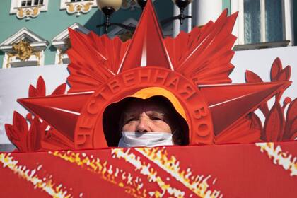 Vladimir Putin celebra con un acto militar masivo la derrota del nazismo e ignora el coronavirus