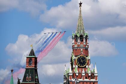 Hubo un desfile aéreo de helicópteros, bombarderos y cazas