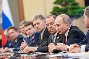 “Hasta el canciller ruso quedó shockeado”: el Kremlin admitió que muy pocos sabían del plan de invasión de Putin