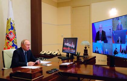 Vladimir Putin, en una videoconferencia en Moscú. (Mikhail Klimentyev, Sputnik, Kremlin Pool Photo via AP)