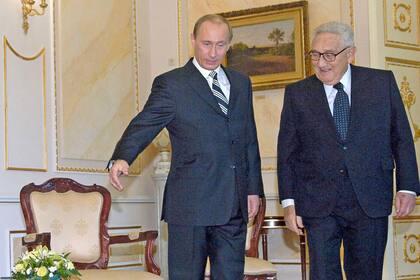 Putin con Kissinger, durante una reunión en Moscú en 2007
