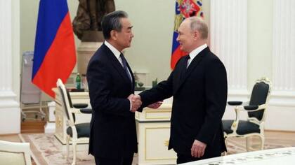 Vladimir Putin recibió personalmente a Wang Yi en Moscú.