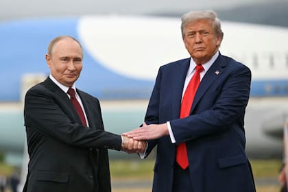 Vladimir Putin y Donald Trump durante la cumbre del año pasado en Anchorage, Alaska