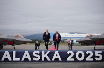 Vladimir Putin y Donald Trump en la cumbre de Anchorage, el 15 de agosto de 2025