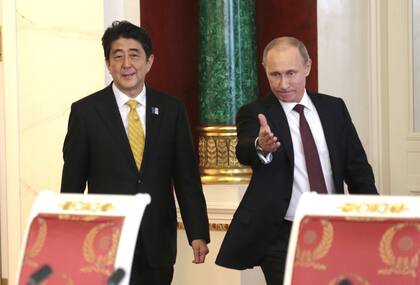 Vladimir Putin y Shinzo Abe, en el Kremlin, en abril de 2013