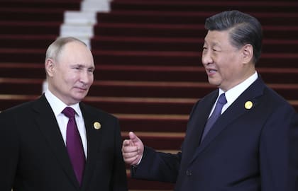 Vladimir Putin y Xi Jinping, en Pekín, el 17 de octubre de 2023. (Sergey Savostyanov, Sputnik, Kremlin Pool Photo via AP)