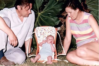 Vladimir Roslik y María Zavalkin con su hijo Valery antes del asesinato del médico