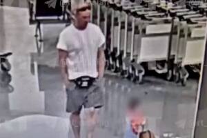 Un hombre tiró violentamente a un niño de dos años al suelo en el aeropuerto de Moscú y lo dejó en coma