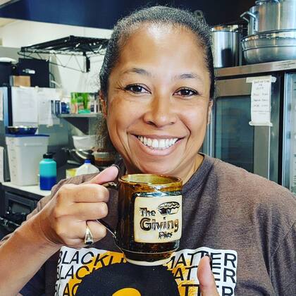 Voahangy Rasetarinera debió rechazar un segundo pedido de Tesla debido a la alta demanda de su local