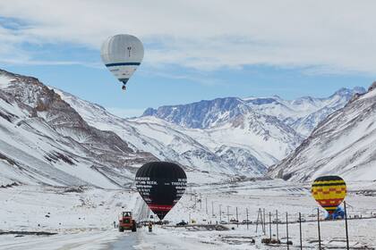 Volar en globo cerca del Aconcagua