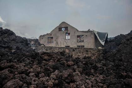 La región de Goma, en la provincia de Kivu del Norte, vecina de Uganda, es un área de intensa actividad volcánica, con seis volcanes, entre ellos Nyiragongo y Nyamuragira, muy cercanos el uno del otro y de 3.470 y 3.058 metros respectivamente