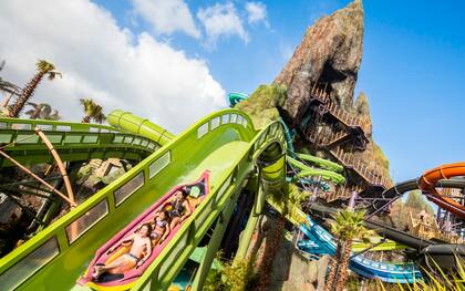 Volcano Bay ofrece 21 atracciones para diferentes niveles de intensidad