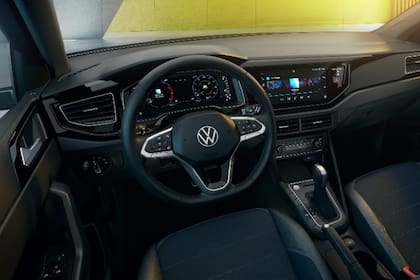 A nivel tecnología, el sistema VW Play debuta con el Nivus. El centro multimedia cuenta con una pantalla de 10 pulgadas de alta resolución sensible al tacto con botones virtuales