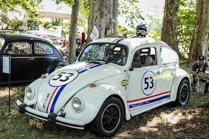 Volkswagen Escarabajo 113/1300L de 1980, perteneciente al Herbie Club.