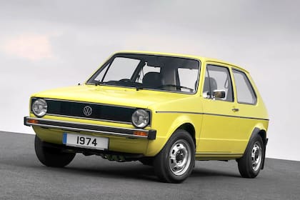 Volkswagen Golf 1974, el diseño que buscaba bajar el consumo y enfrentar la crisis del petróleo de los 70