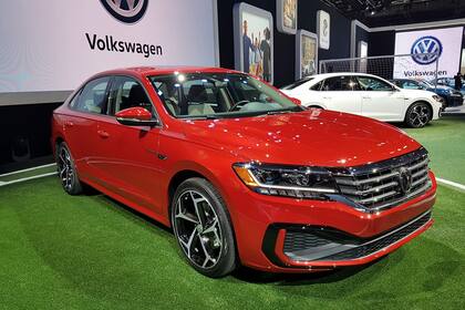 Volkswagen Passat. Listo para el mercado de Estados Unidos,el sedán alemán resiste la embestida SUV