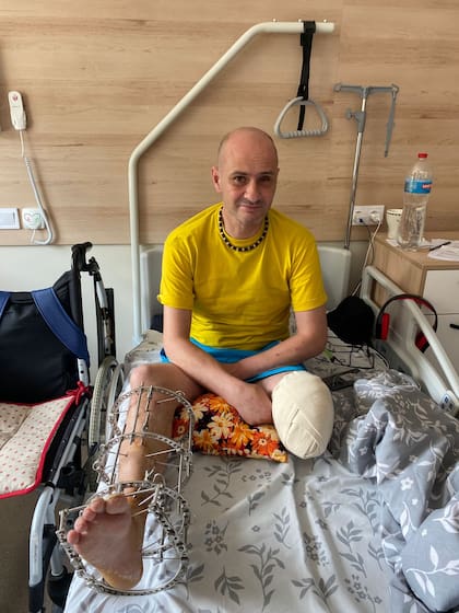 Volodimir, de 47 años, casado y padre de una niña de 11 años, es uno de los 30 pacientes de un centro de rehabilitación modelo.