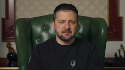 Volodimir Zelensky insistió en la necesidad de suministrar a Ucrania más armas y equipos militares