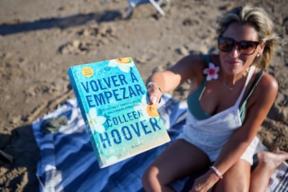 "Volver a empezar", de Colleen Hoover, el elegido de Eva para sus días en Pinamar