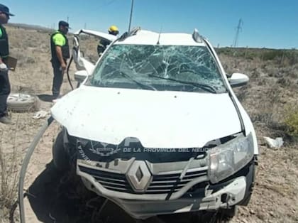 Volvían de vacacionar en Bariloche, volcaron en la ruta y el conductor falleció.