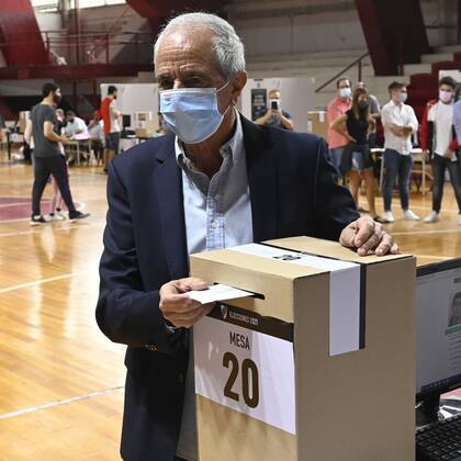 Vota Rodolfo D'Onofrio, presidente saliente
