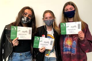 La ruta a la Casa Blanca: en una universidad, un primer voto para Biden