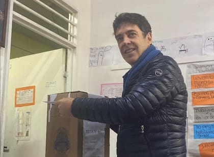 Votó Héctor Stefani, candidato a gobernador de Pro