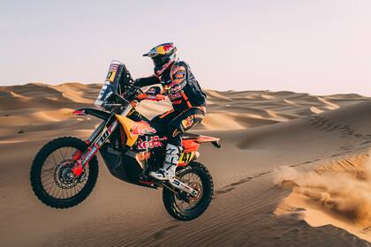 Vuela Kevin Benavides en la arena saudita: el salteño es el último ganador del Dakar en motos y uno de los dos pilotos oficiales de KTM en 2024.