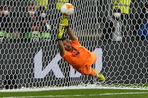 Europa League. Rulli, héroe en los penales; Villarreal campeón ante el United