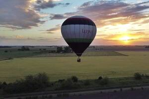 Vuelo en globo sobre los campos de Carlos Keen, Luján