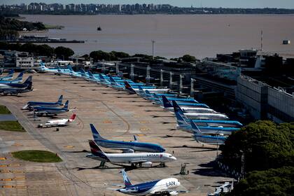 Aviones estacionados en Aeroparque