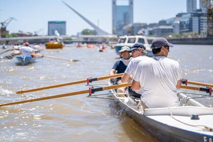 Vuelve la navegabilidad al Riachuelo con la remada solidaria de Fundación X La Boca.