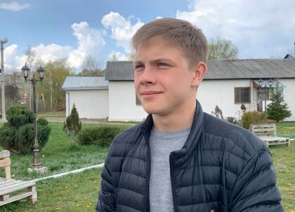 Vyacheslav Yalov se hizo cargo de sus cuatro hermanos a los 18 años tras la muerte de su madre por un ataque aéreo