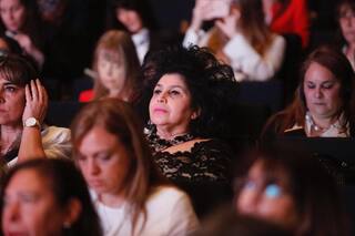 Las mujeres son mejores clientas pero son menos consideradas por los bancos