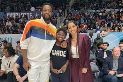 Wade junto a Zaya y su esposa Gabrielle