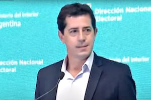 Wado de Pedro criticó a Macri en Neuquén y tres diputados opositores se retiraron ofendidos