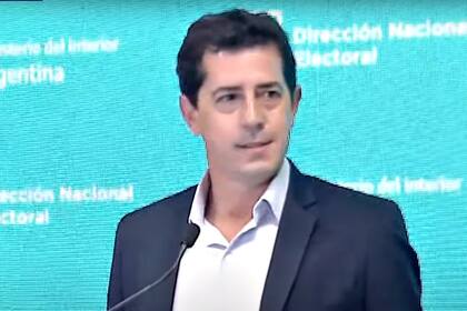 Wado de Pedro fue el primer funcionario del gobierno que habló pasadas las 18