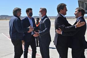 Máximo Kirchner se mostró con Massa y De Pedro, dos socios críticos de su renuncia