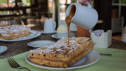 Waffles en L&apos;&apos;Auberge, infaltable para una tarde de té con lluvia