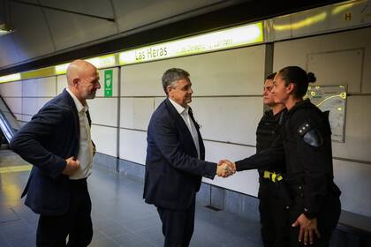 Waldo Wolff y Jorge Macri recorrieron la línea H de subtes