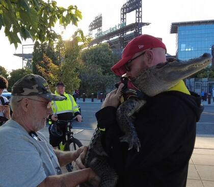Wally convivió con los fans de los Philadelphia Phillies